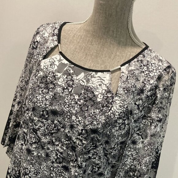 Amanda collection Bell Sleeve Blouse size large - Picture 12 of 15